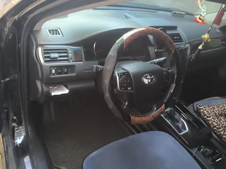 Toyota Camry — миниатюра 12