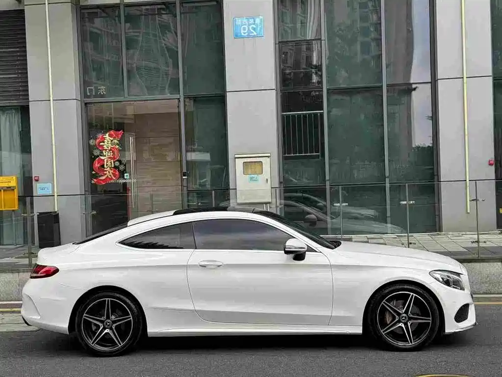 Mercedes-Benz C-Class (Import) — миниатюра 4