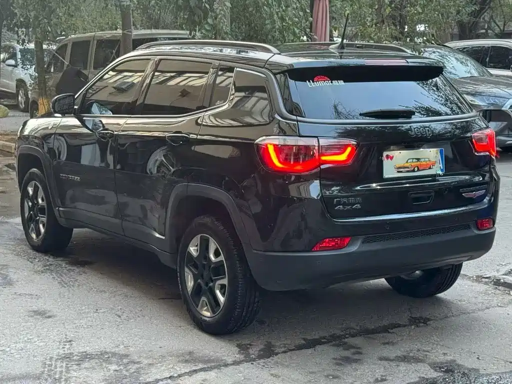Jeep Compass — миниатюра 9