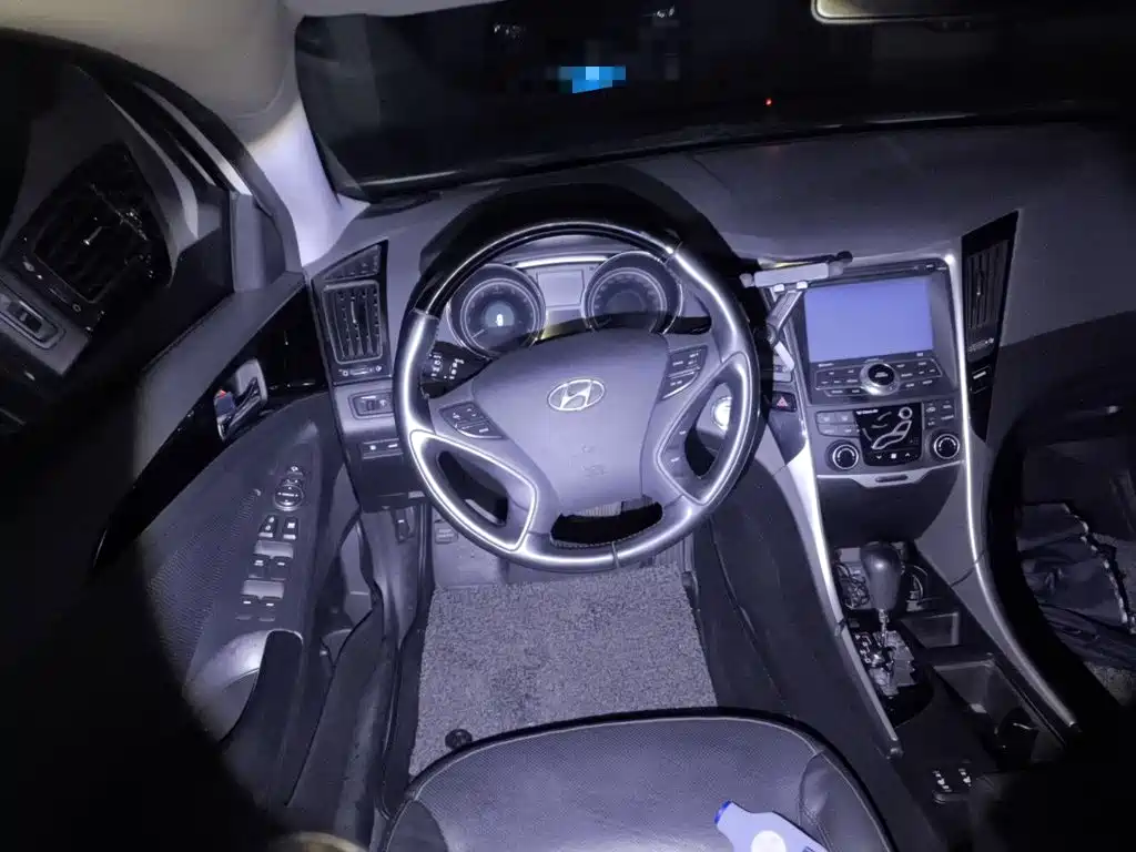 Hyundai Sonata — миниатюра 7