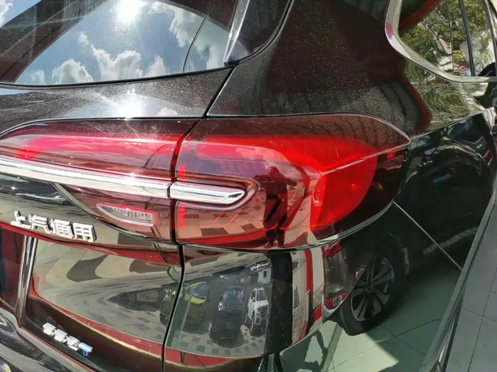 Buick Envision Plus — миниатюра 8