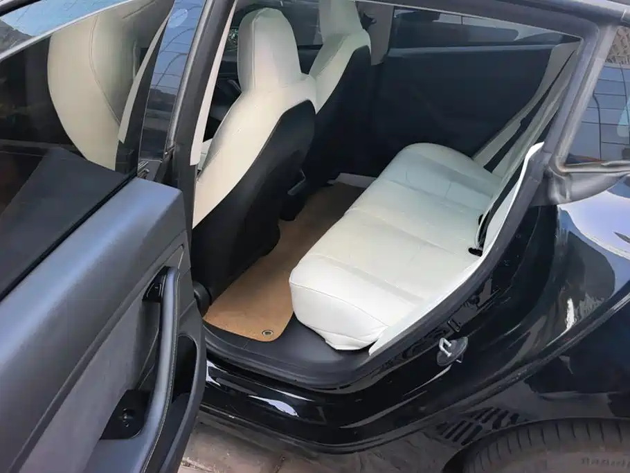 Tesla Model 3 — миниатюра 11