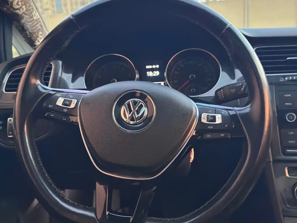 Volkswagen Golf — миниатюра 6