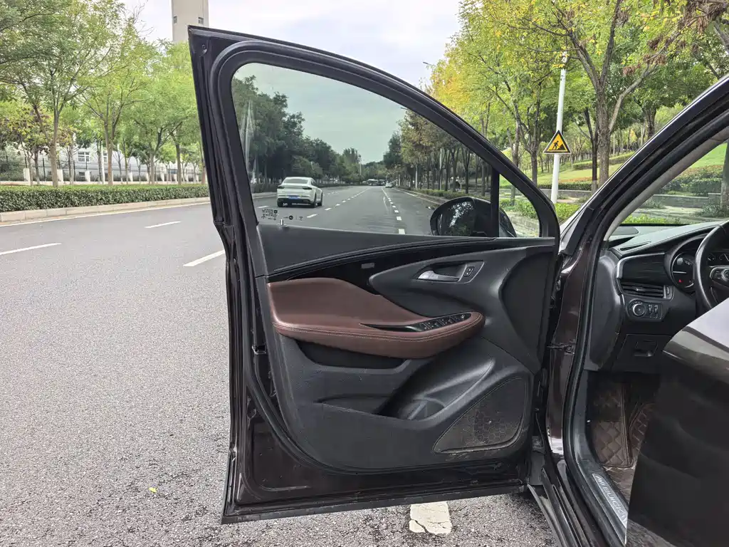 Buick Envision Plus — миниатюра 10
