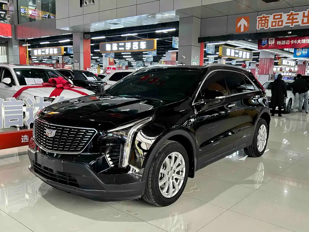 CADILLAC XT4