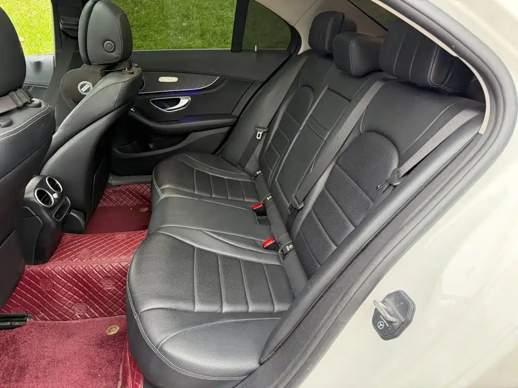 Mercedes-Benz C-Class — миниатюра 12