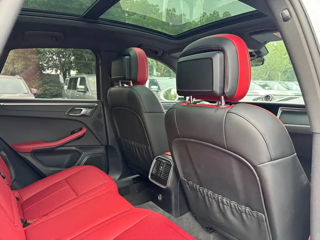 Porsche Macan — миниатюра 18