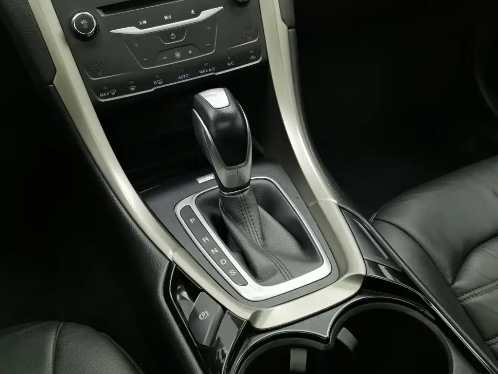 Ford Mondeo — миниатюра 13
