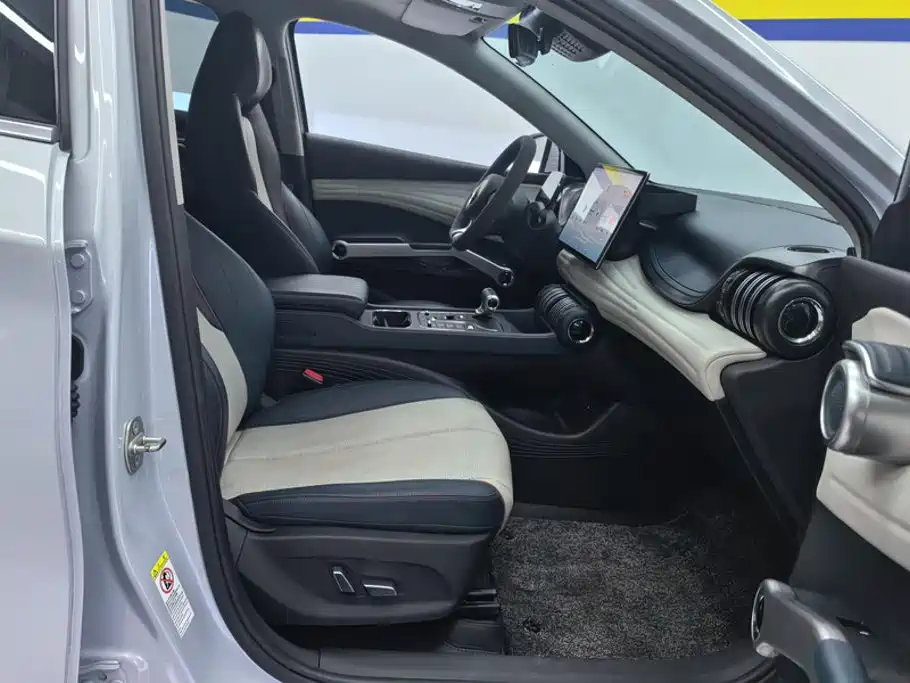 BYD Yuan Plus — миниатюра 8