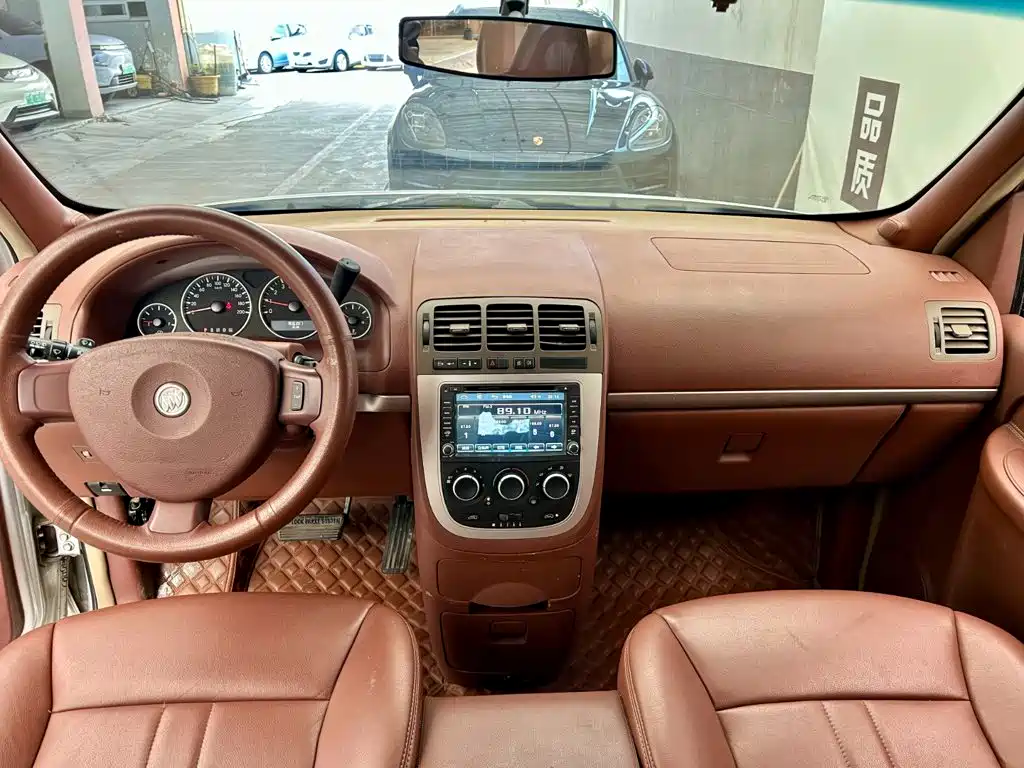 Buick GL8 — миниатюра 9