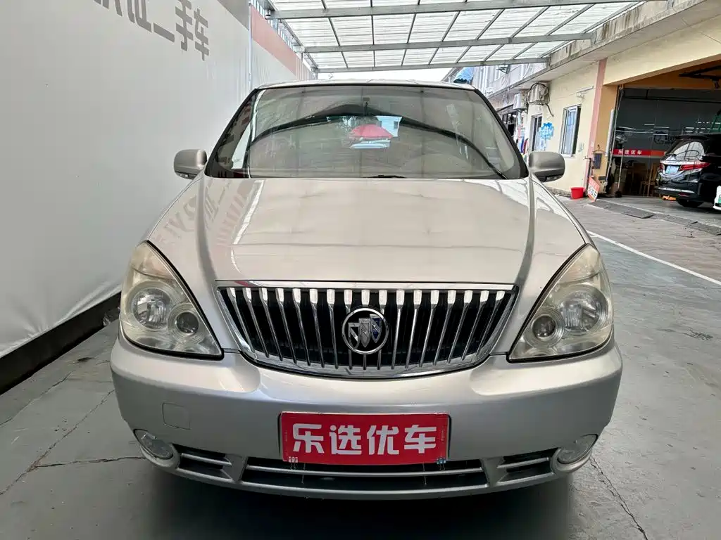 Buick GL8 — миниатюра 2