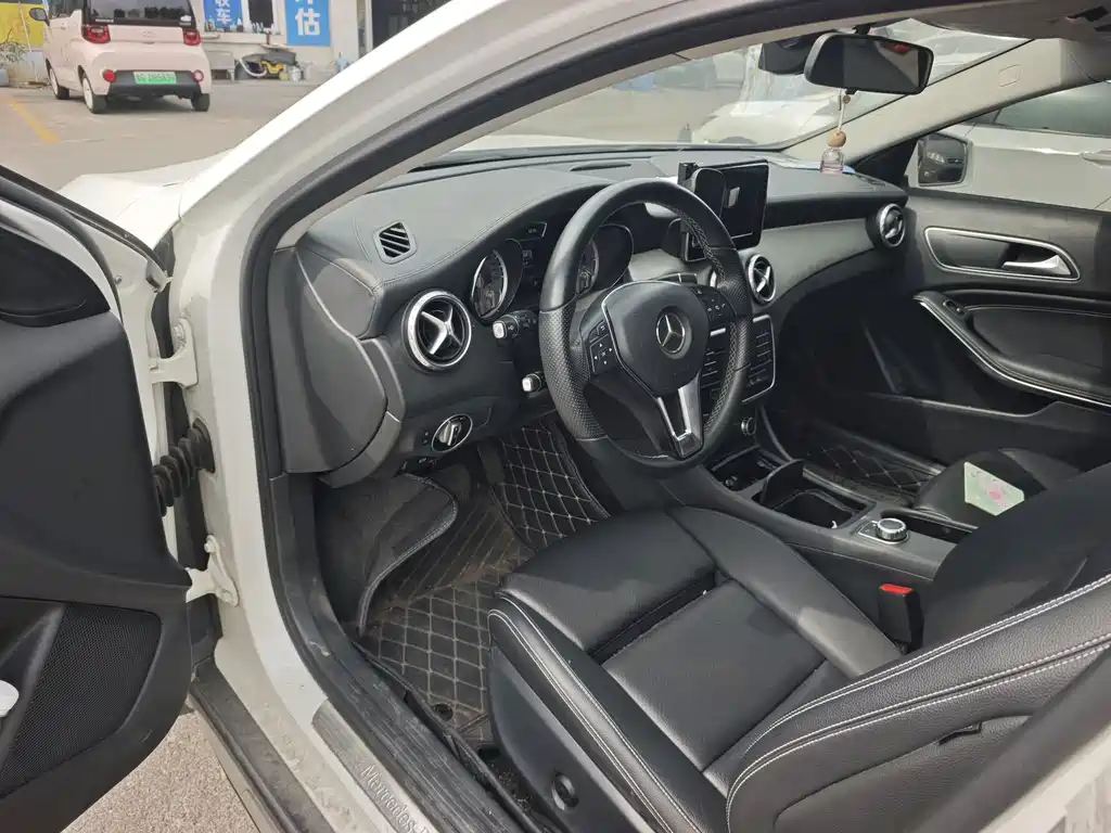 Mercedes-Benz GLA — миниатюра 6