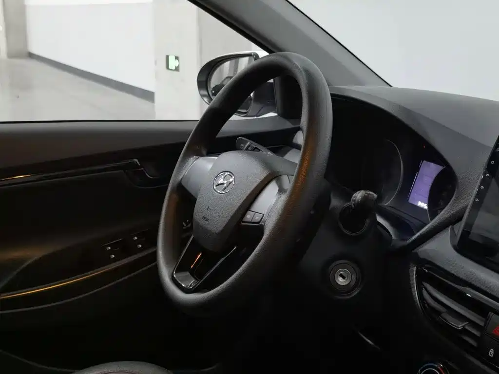Hyundai Elantra — миниатюра 22