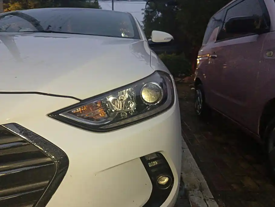 Hyundai Elantra — миниатюра 5