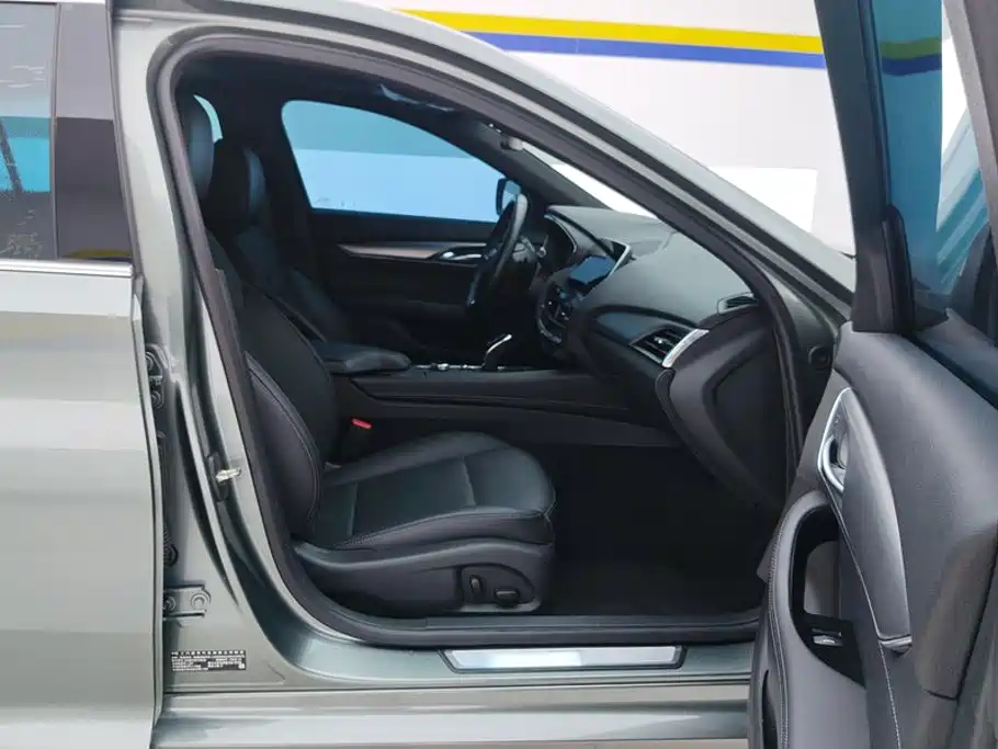 Cadillac CT5 — миниатюра 8