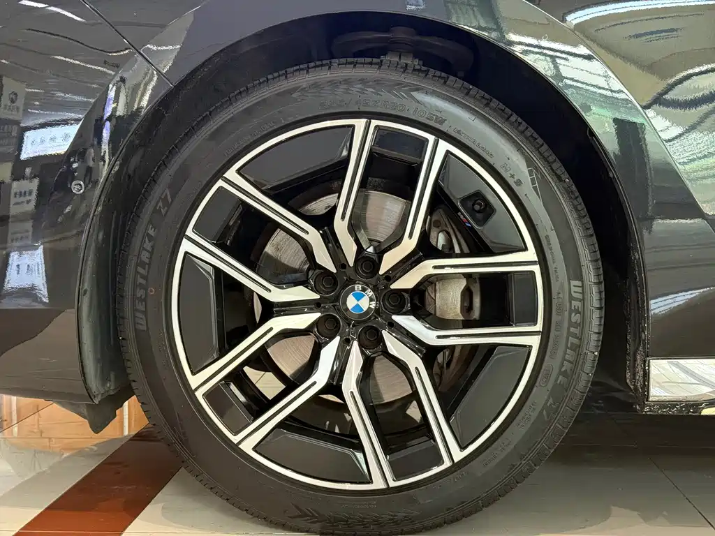 BMW 7 Series — миниатюра 18