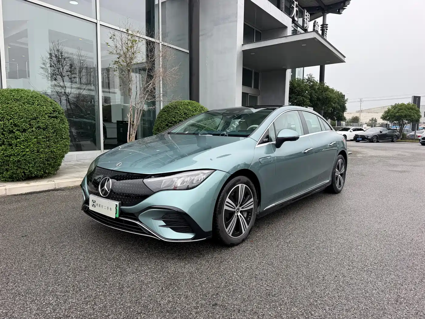 奔驰EQE 2025款 500 4MATIC 豪华版 2025