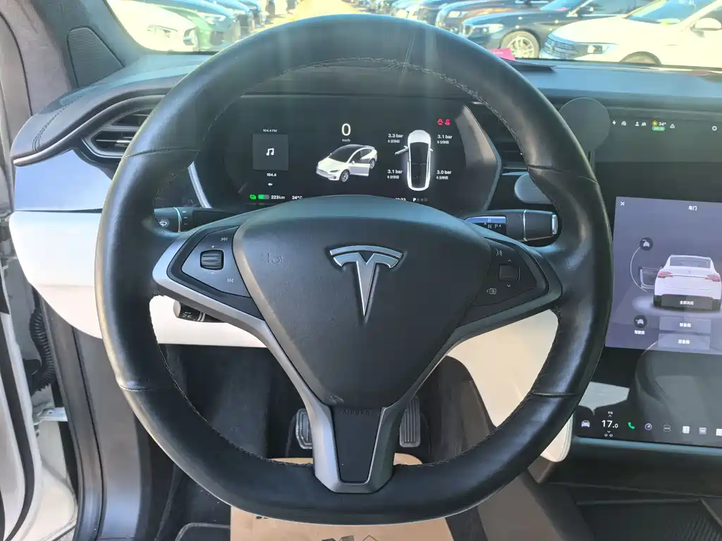TESLA MODEL X
