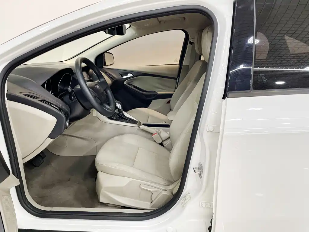 Ford Focus — миниатюра 16
