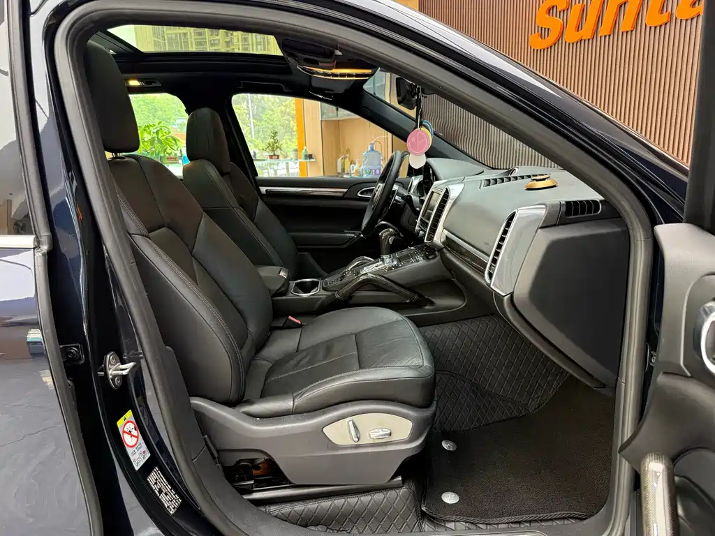 Porsche Cayenne — миниатюра 24