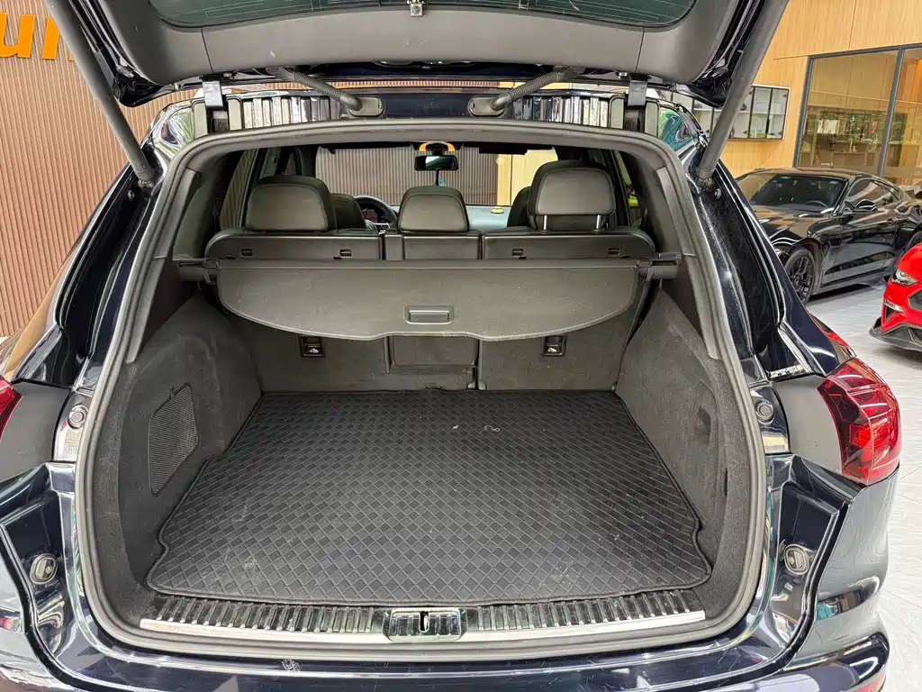 Porsche Cayenne — миниатюра 29