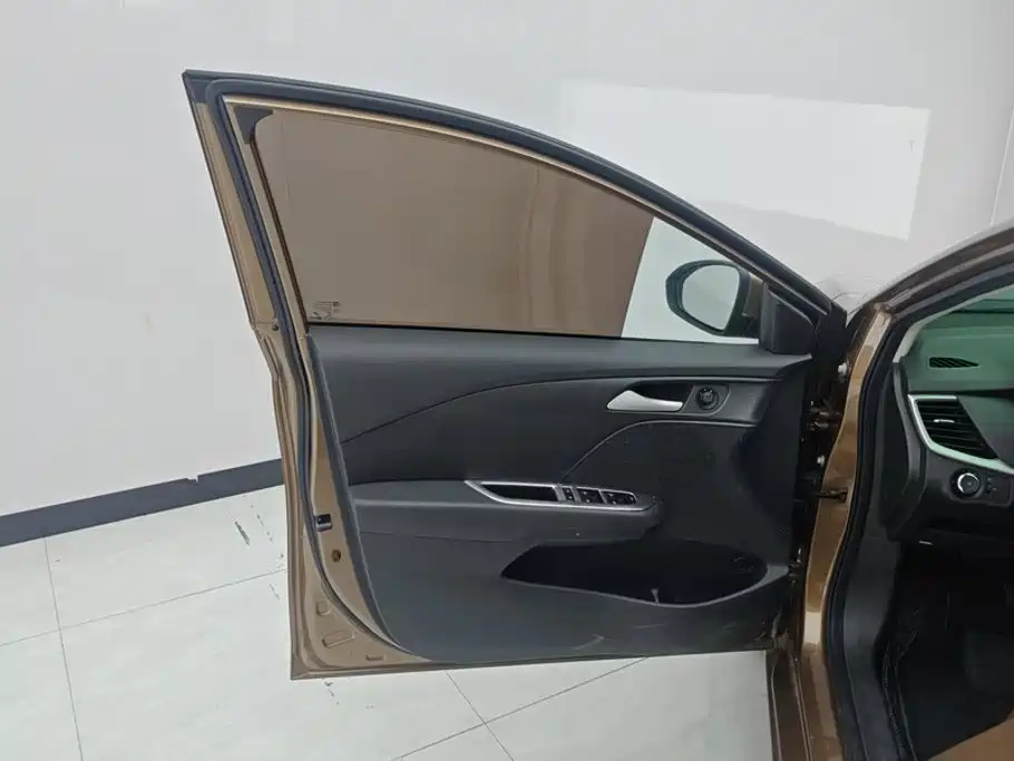 Chevrolet Cavalier — миниатюра 7