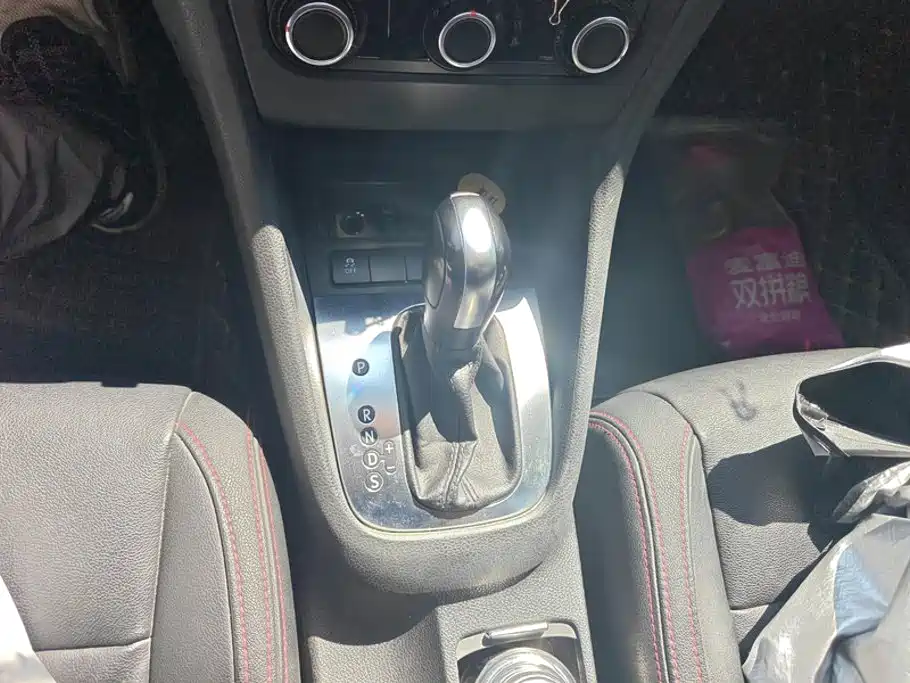 Volkswagen Golf — миниатюра 16