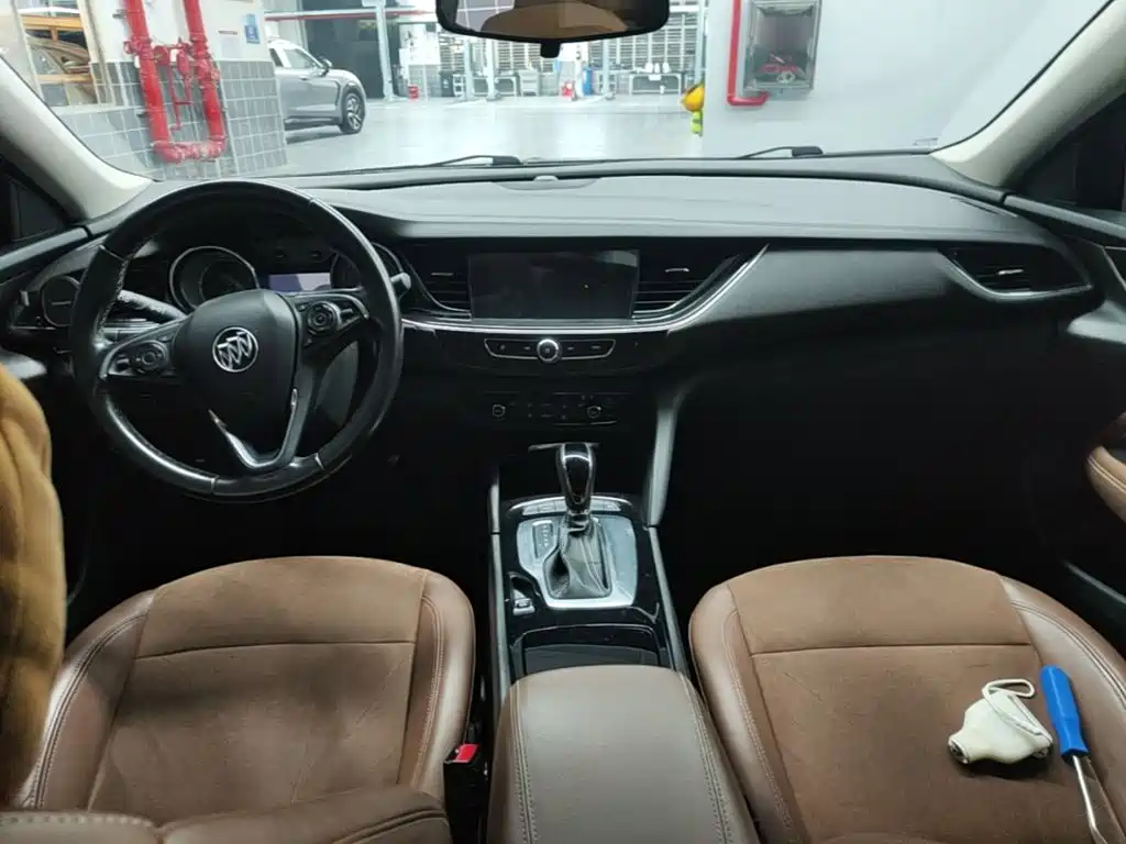 Buick Regal — миниатюра 14
