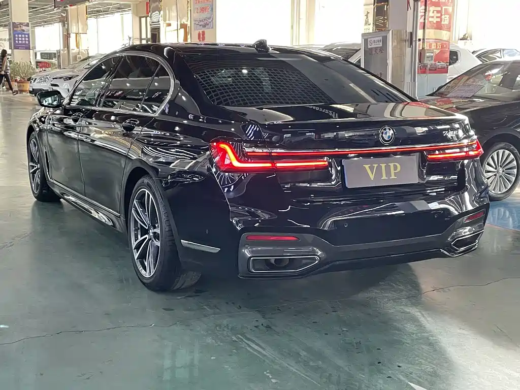BMW 7 SERIES