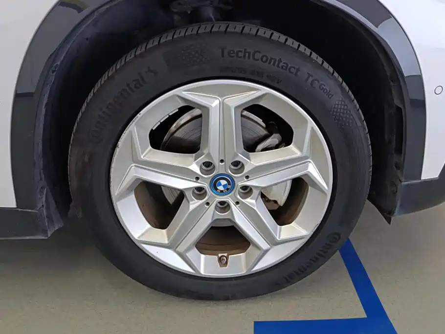 BMW iX1 — миниатюра 6