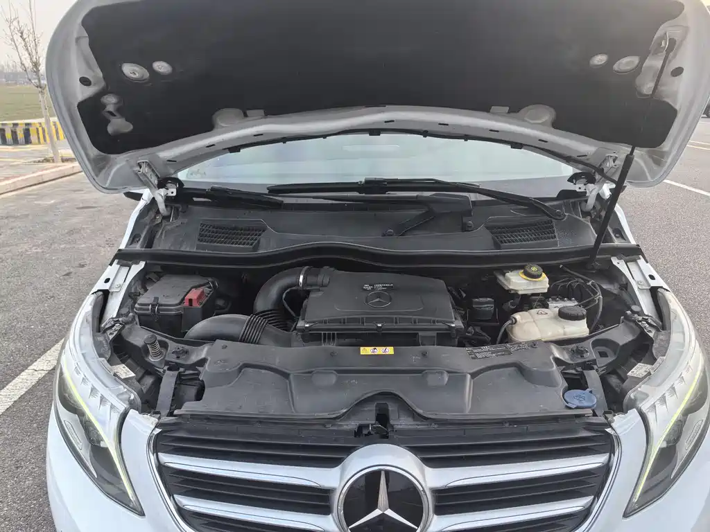 MERCEDES-BENZ V CLASS