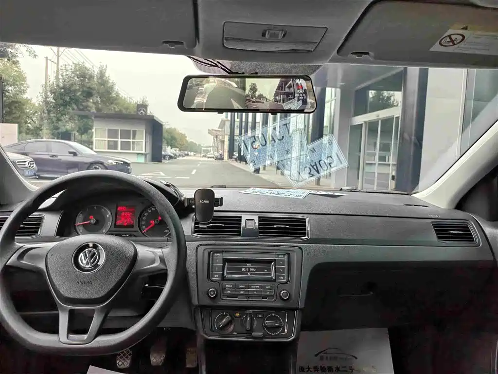 Volkswagen Santana — миниатюра 8