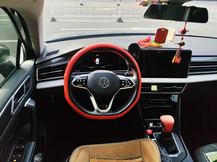 Volkswagen Tiguan L — миниатюра 15