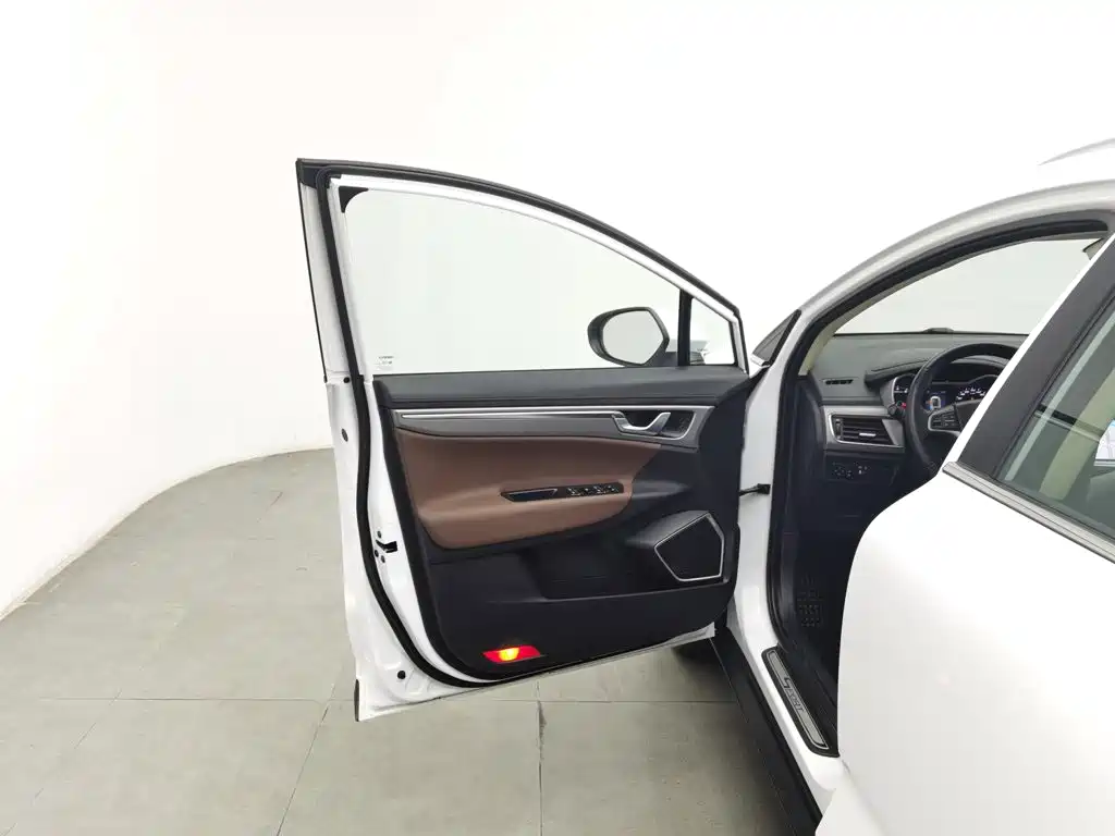 Geely Emgrand GS — миниатюра 8