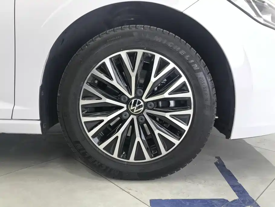 Volkswagen Sagitar — миниатюра 6