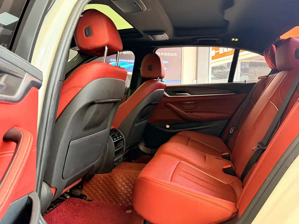 BMW 5 Series — миниатюра 17