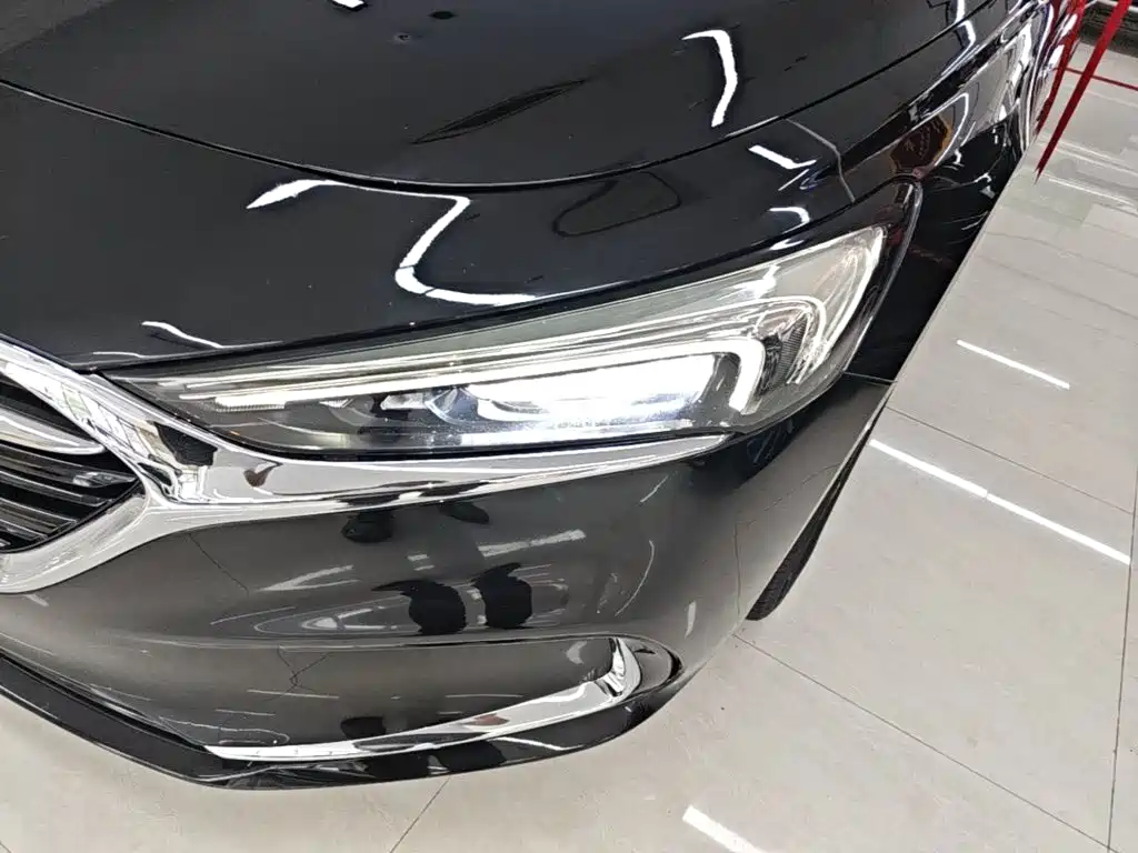 Buick LaCrosse — миниатюра 24