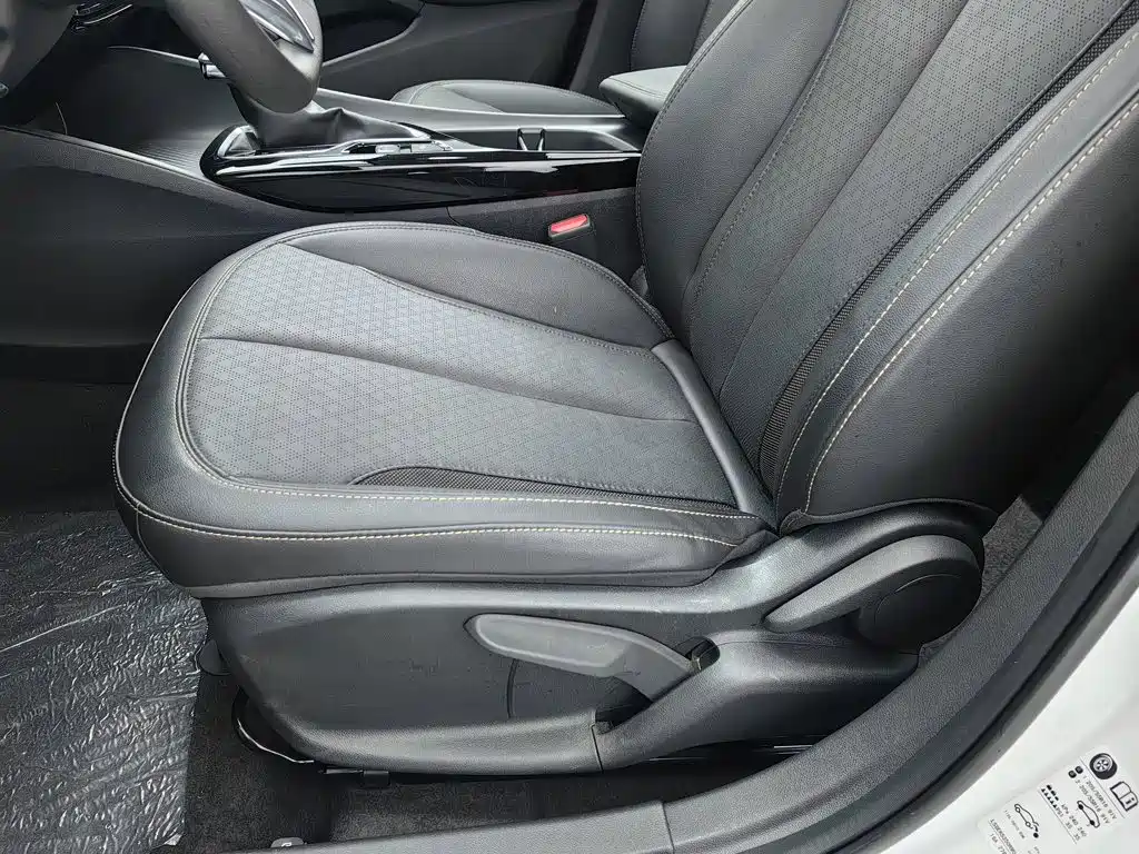 Buick Verano — миниатюра 20