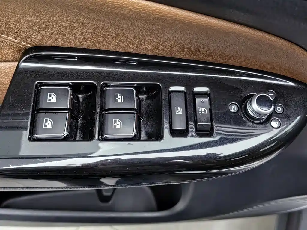 Changan CS95 — миниатюра 9