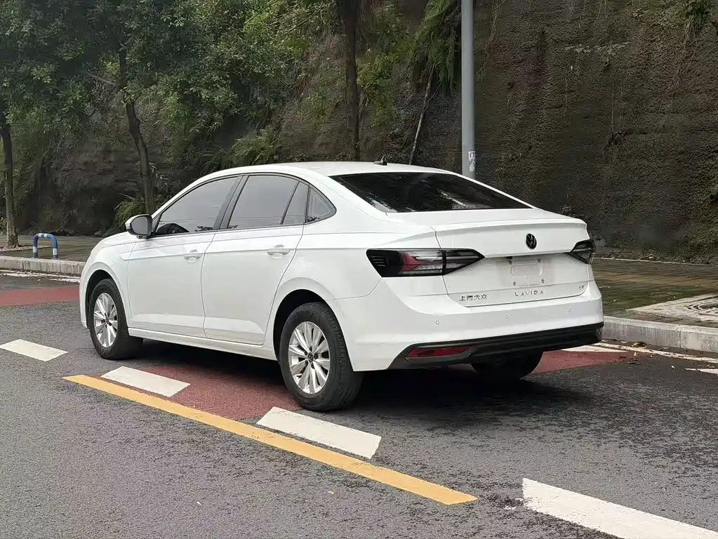 Volkswagen Lavida — миниатюра 13