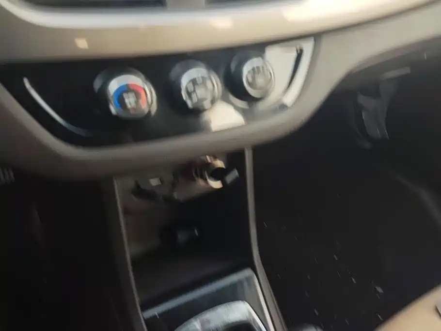 Baojun 310W — миниатюра 16