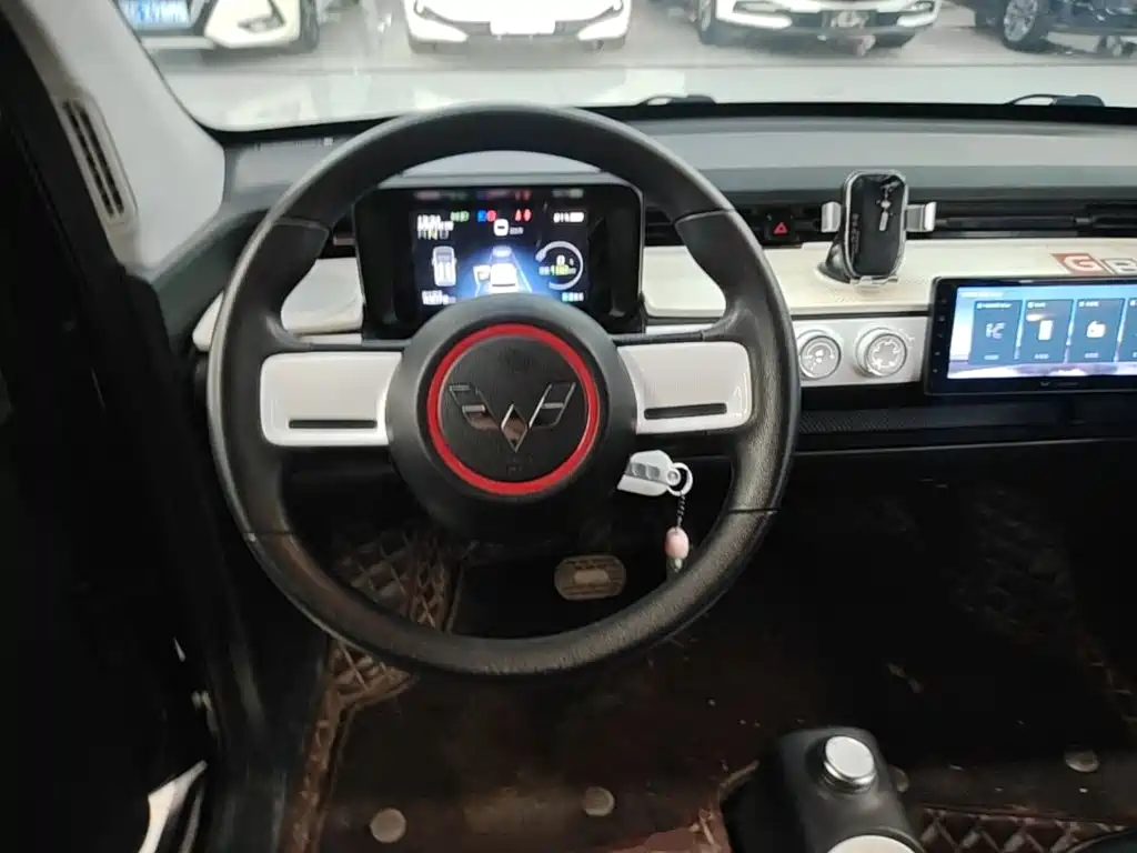 Wuling MINIEV — миниатюра 11