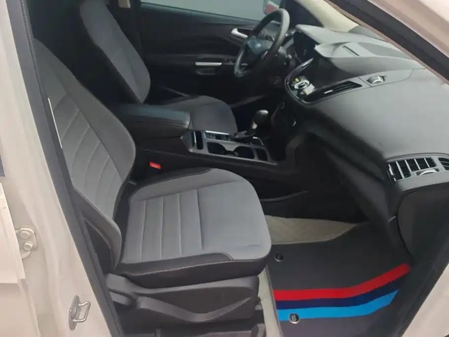 Ford Kuga — миниатюра 8