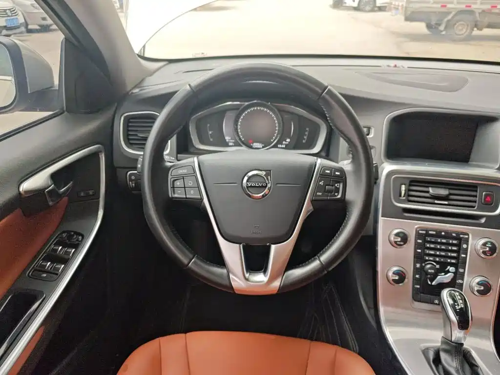 Volvo S60 — миниатюра 7