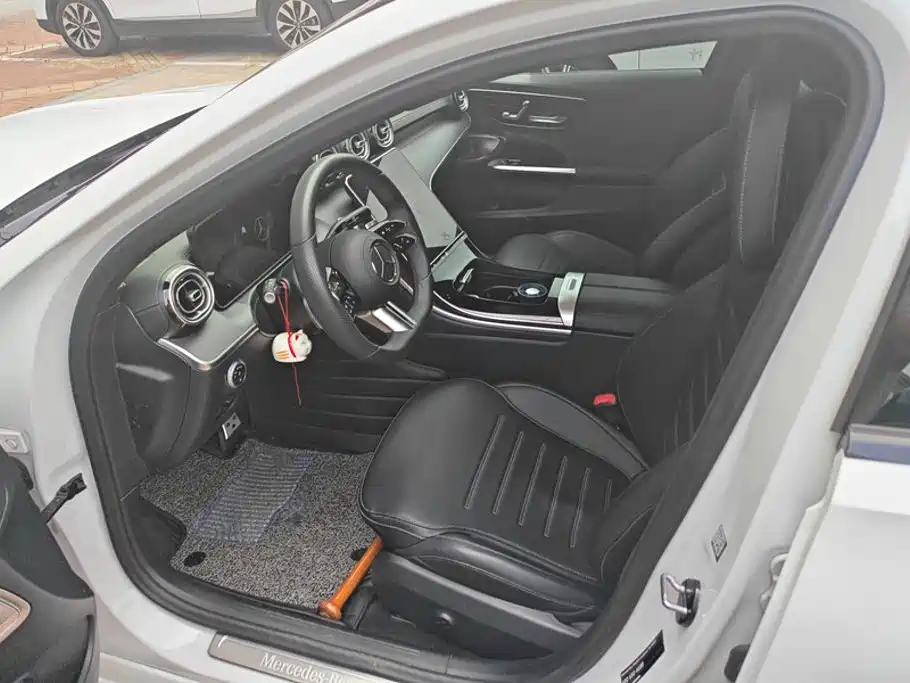 Mercedes-Benz C-Class — миниатюра 9