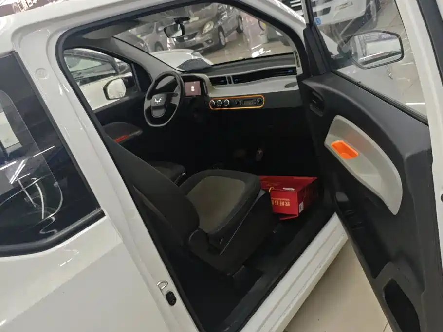 Wuling MINIEV — миниатюра 8