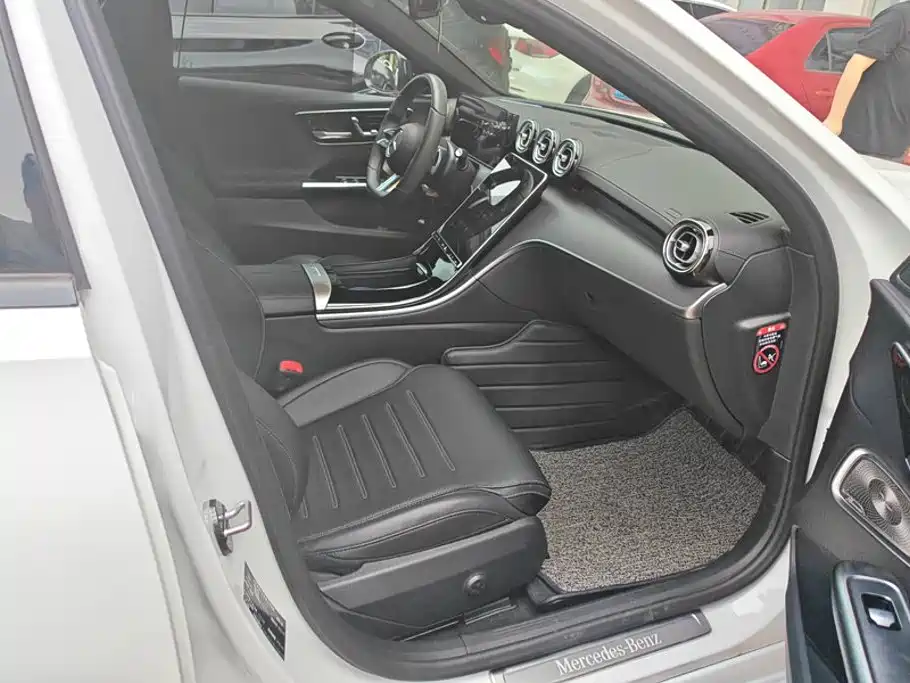 Mercedes-Benz C-Class — миниатюра 8