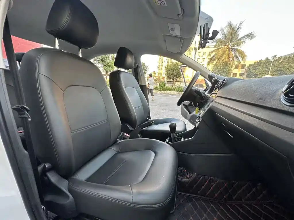 Volkswagen Jetta — миниатюра 10