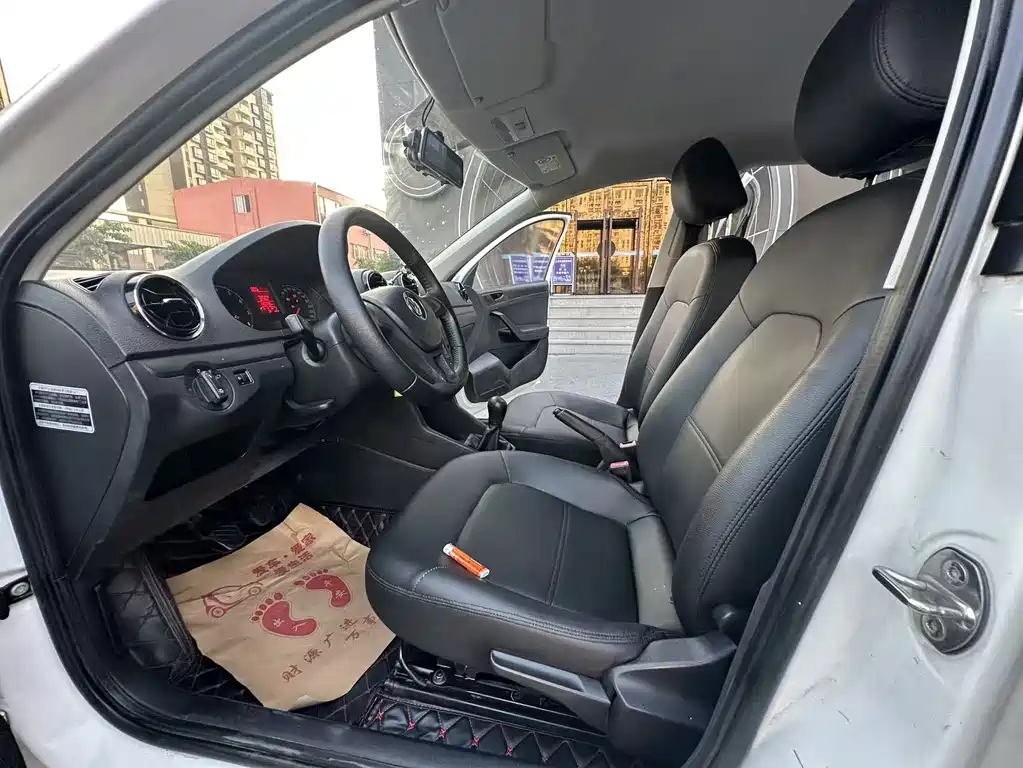 Volkswagen Jetta — миниатюра 7