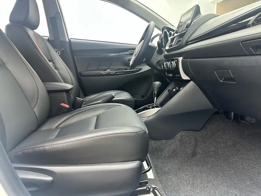 Toyota Yaris L — миниатюра 11
